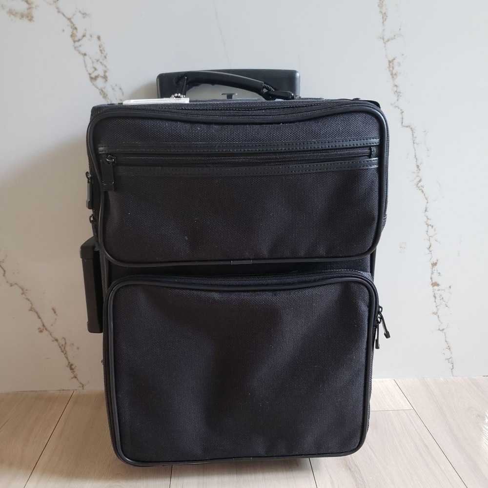 American Tourister Black 18" Rolling Catalog Carry On Bag Locking Soft Case